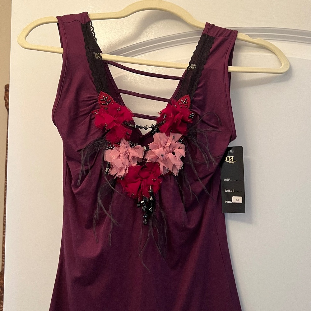 BODY LANGUAGE EMBELLISHED, FEATHERED CAMISOLE